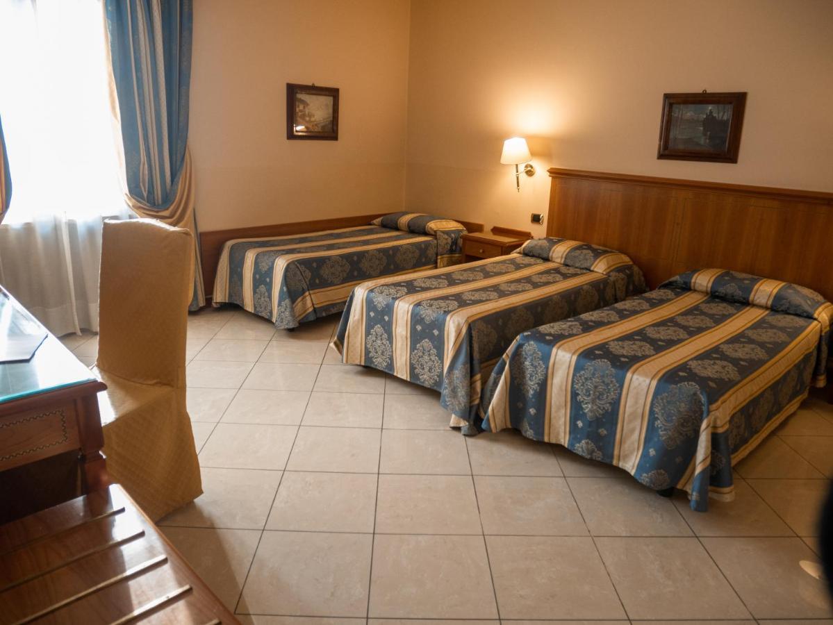 Dipendenza Hotel Londra Alessandria Luaran gambar