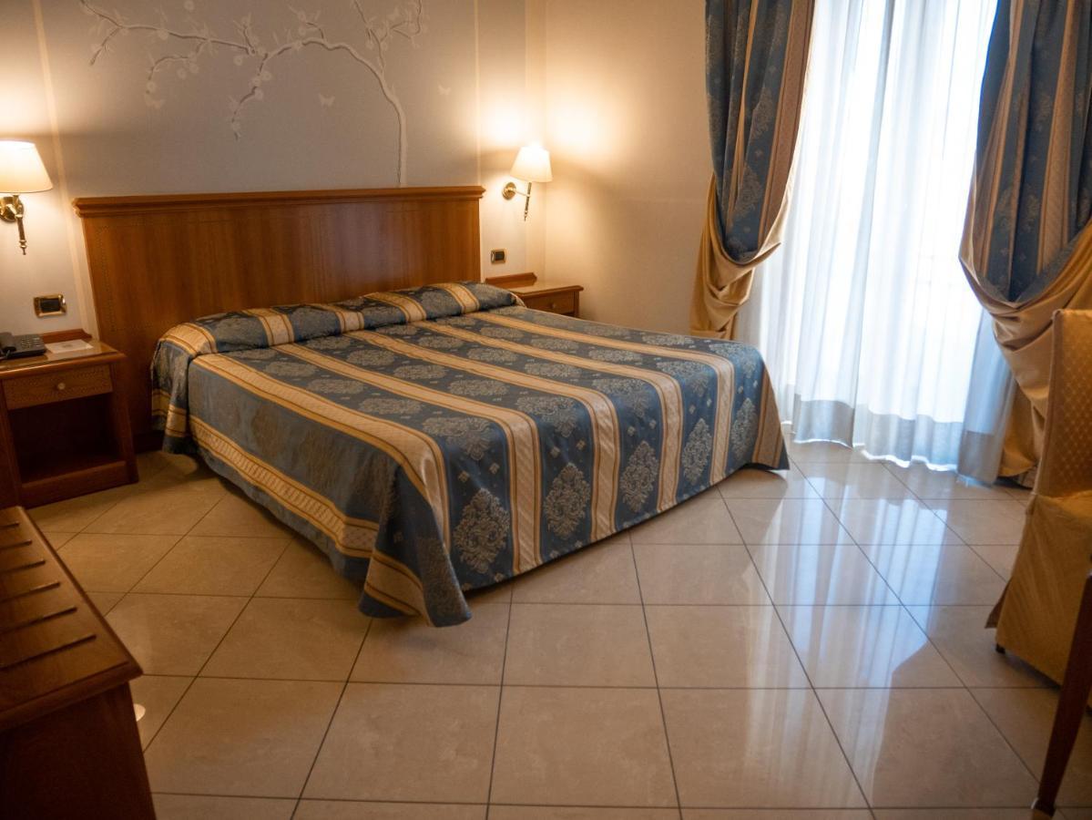 Dipendenza Hotel Londra Alessandria Luaran gambar