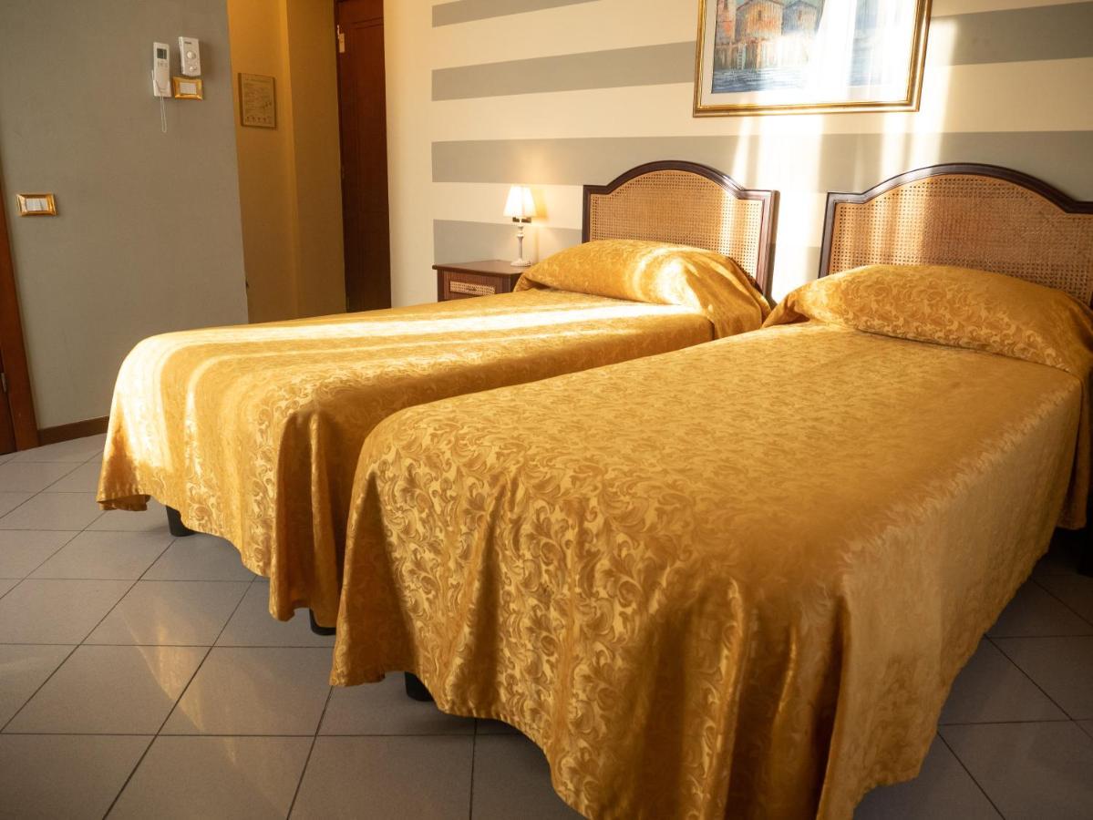 Dipendenza Hotel Londra Alessandria Luaran gambar
