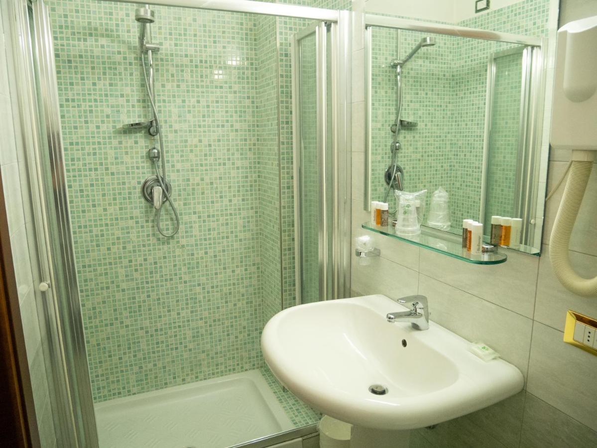 Dipendenza Hotel Londra Alessandria Luaran gambar